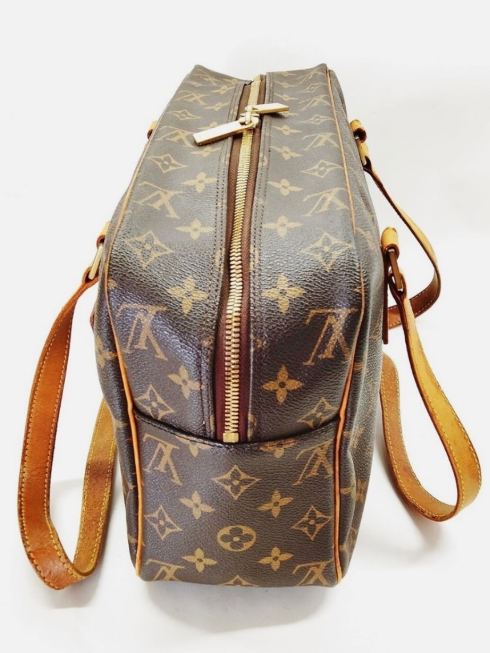 Louis Vuitton Cite GM Monogram Shoulder Bag M51181 Authentic Made in France - Picture 3 of 9